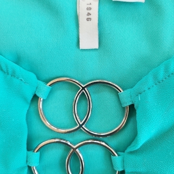 Cato Women's green blouse size small - Picture 4 of 4